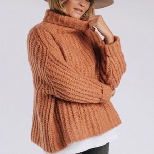 Free People Knit turtleneck sweater 12% Alpaca 🦙